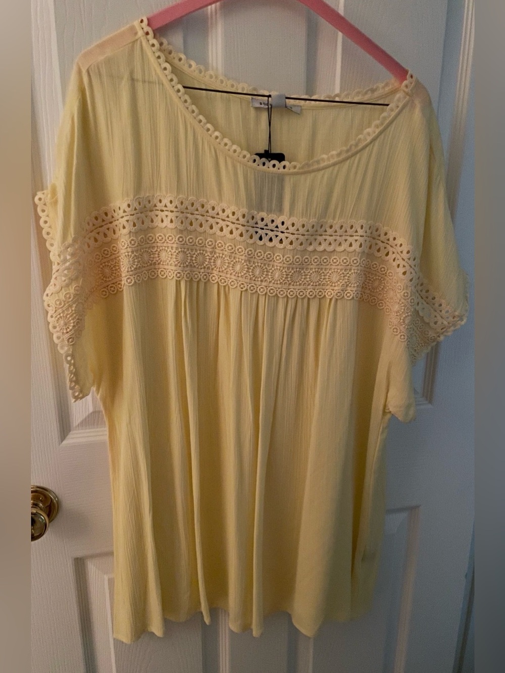 Robert Louis Yellow Lace-Trim top NWT